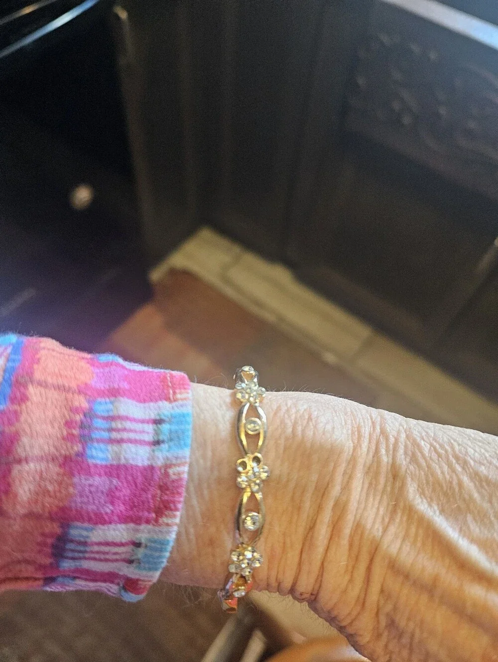 Gold Bracelet With Flowers White Stones